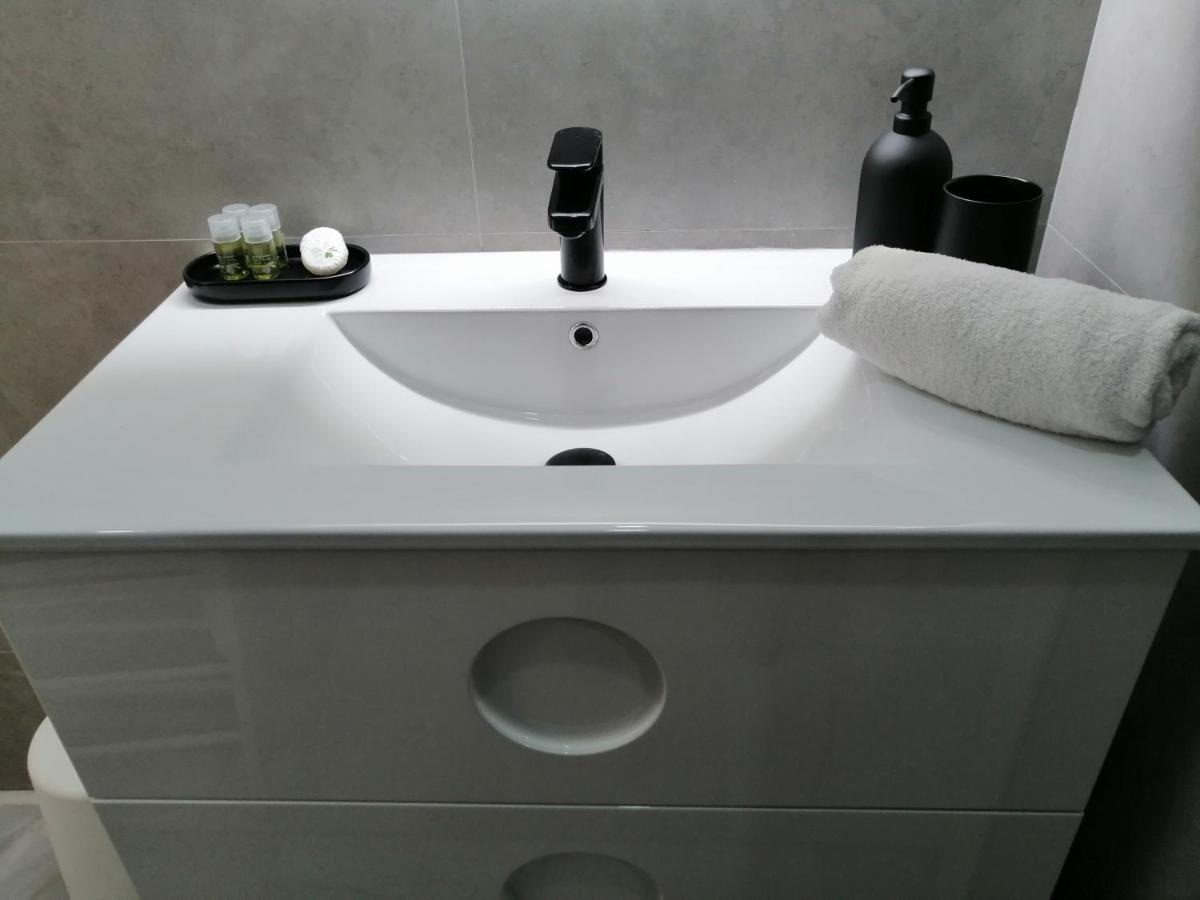 Tourist House Trajano Terraza-Piscina Apartment เซบีญา ภายนอก รูปภาพ